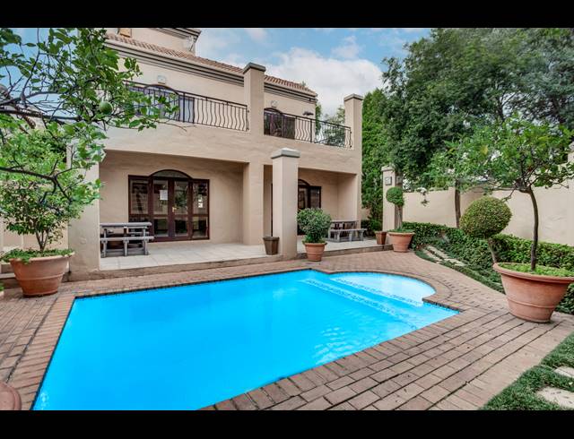 2 BEDROOM APARTMENT FOR SALE IN LONEHILL